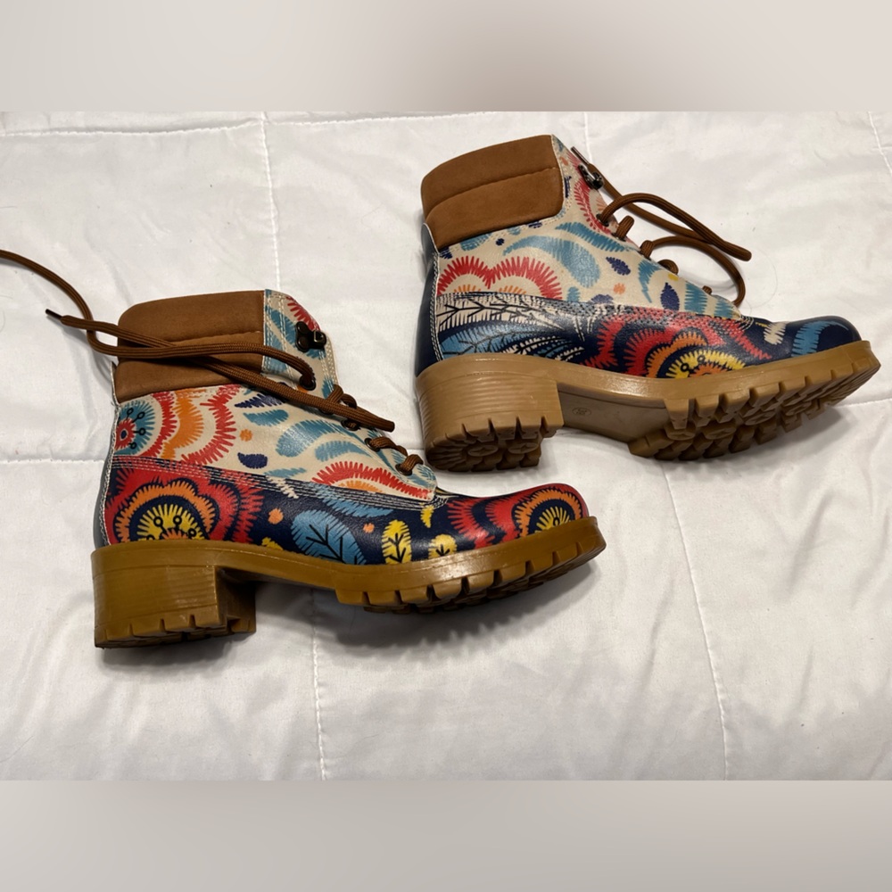Goby Colorful Patterned Women's Boots - Picture 3 of 6